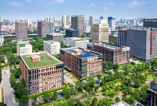 很多企业在搭建个人网站时容易陷入模板选择的迷茫，这其实是对成本和时间预期有误解